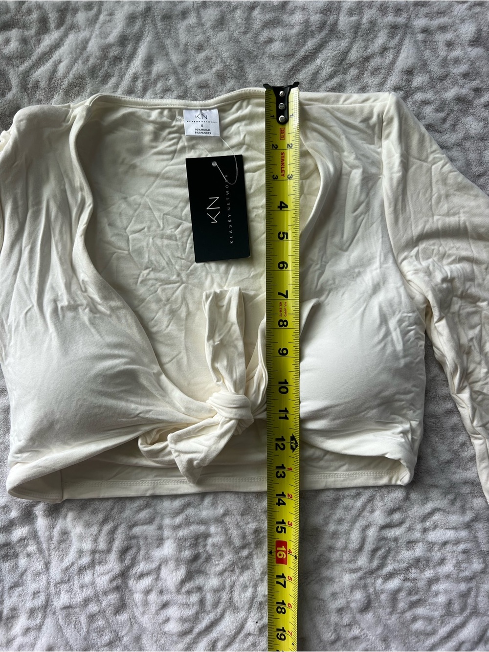 NWT Klassy Network Collection Women’s White Tie-Front Cropped Top | Size S - Picture 5 of 8